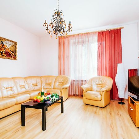 Guest House On Victory Square Минск Екстериор снимка