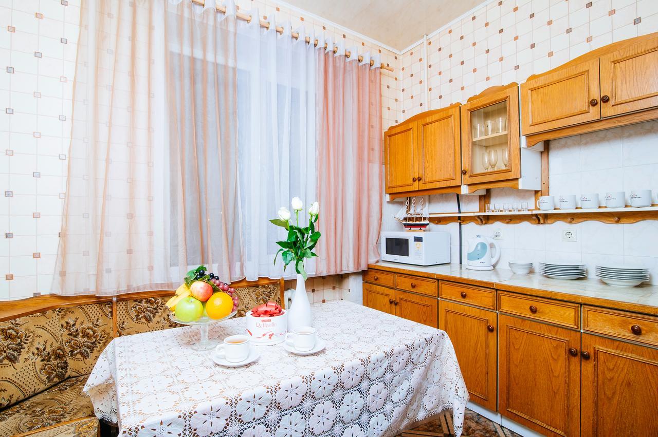 Guest House On Victory Square Минск Екстериор снимка